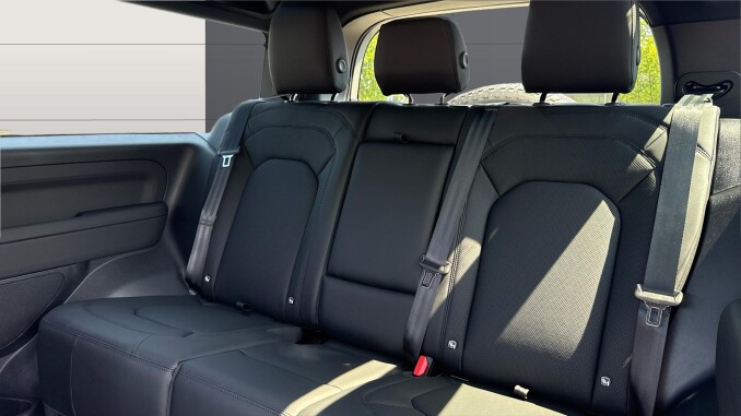 Land Rover Defender 3.0 D250 X-Dynamic SE 90 3dr Auto Diesel Estate - Image 4